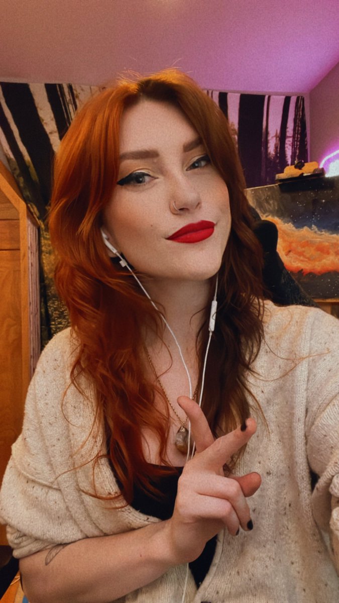 heymaggietron's tweet photo. Feelin like that smug cat meme https://t.co/RLdpZGIoBp