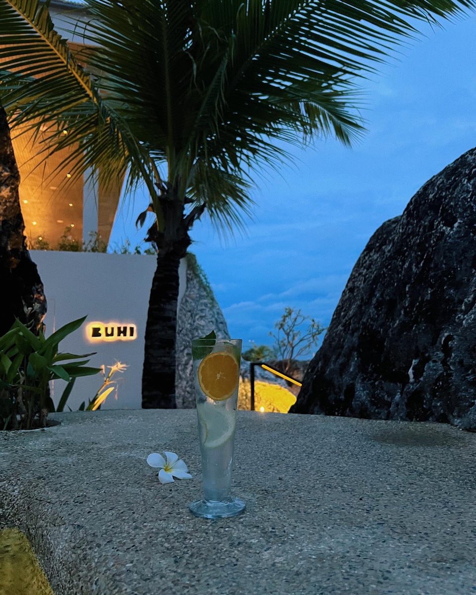 clacrence's tweet photo. 🏝️ https://t.co/YNWtqPZnrY