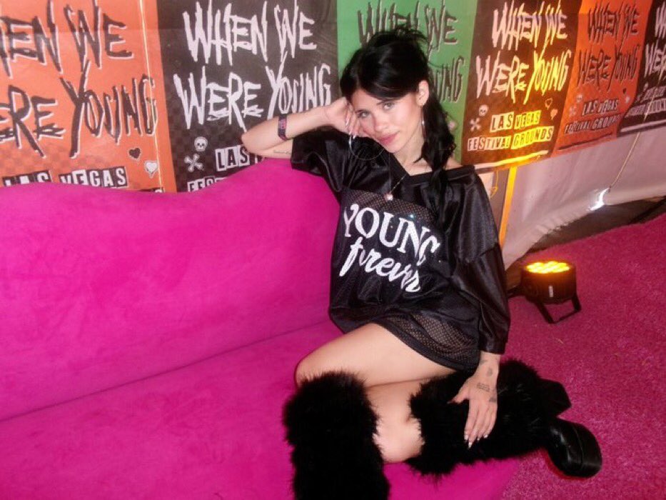 oh my god, she’s absolutely flawless