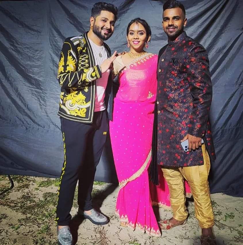 AshwiniSarran's tweet photo. Humble and energetic entertainers. A blissful night. Positive energy. Live for these moments!❤️

#ghds #trinidad #india #mc #diwalimotorcade2022 #goodvibes #peacewithin https://t.co/g8RPNBKz9v