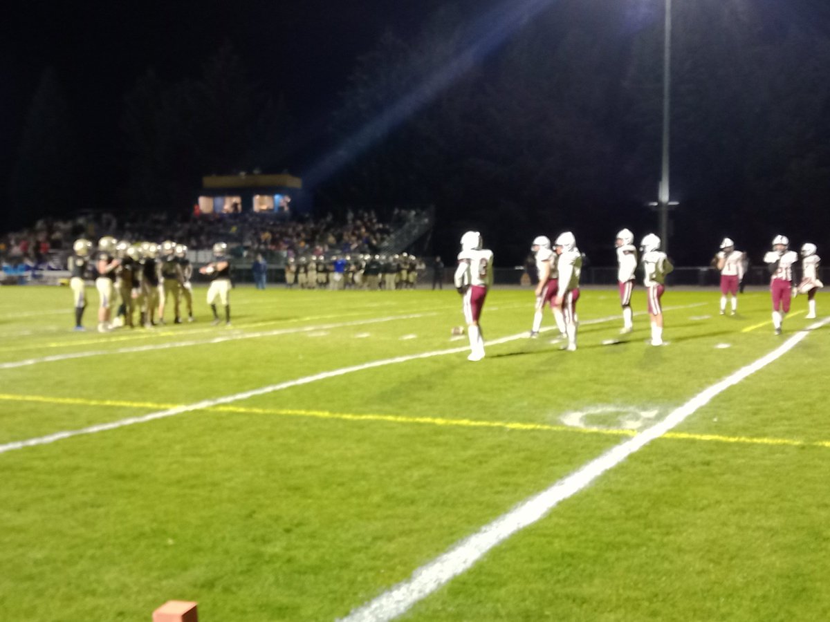SENewsteam's tweet photo. Halftime: Colville 13 - Deer Park 7. #wafbscores https://t.co/QJ0vsaPp24