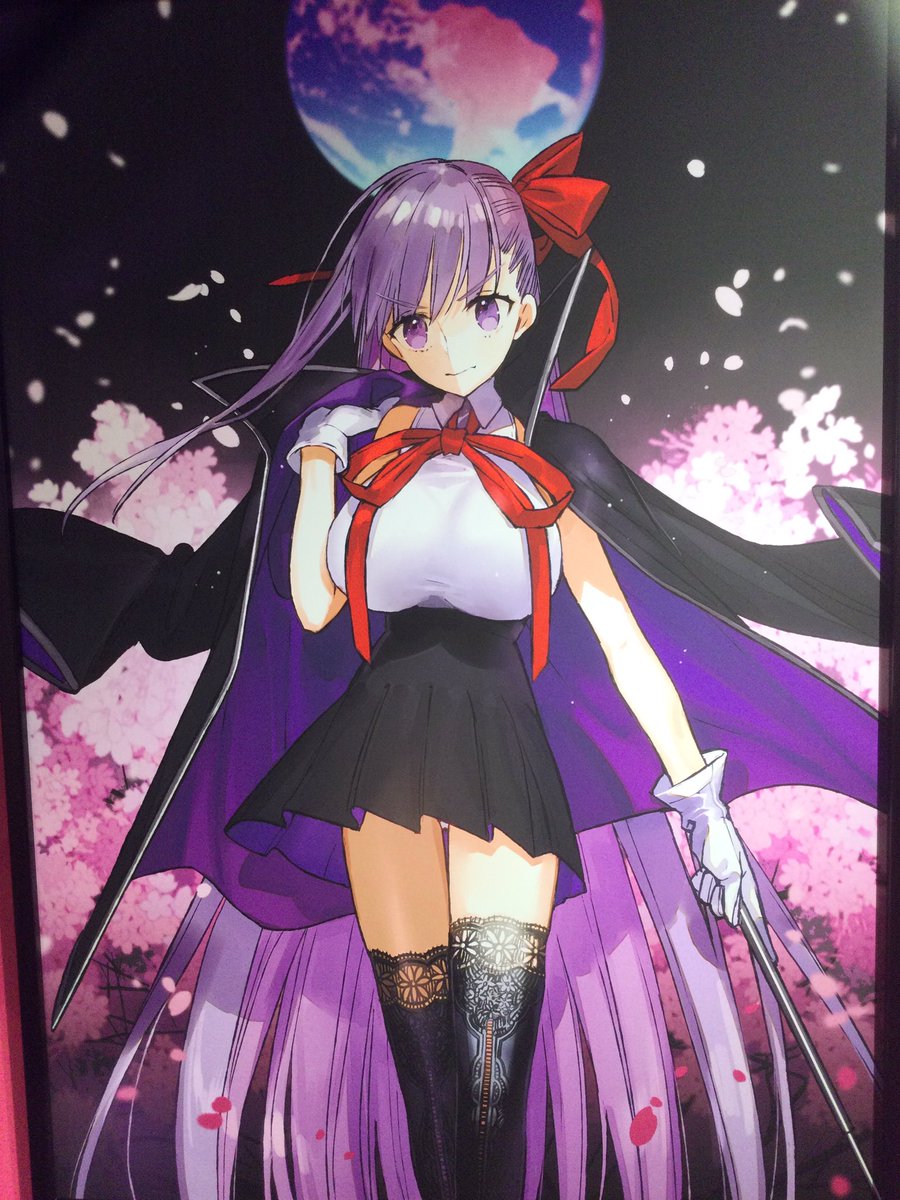FullMoonAscends's tweet photo. 10月28日に「ワダアルコ展 大阪Fate &amp; Fate/EXTRA ART WORKS」に行ってきました

多くの作品展示がされていてFate愛たっぷりなとても幸せな空間でした🌹
等身大サイズの作品は目を奪われ世界観を全開で浴びました🦊
とても素晴らしい黄金劇場でした🌹

#ワダアルコ　#ワダアルコ展　#FateEXTRA https://t.co/Sa1lMJ3Us2