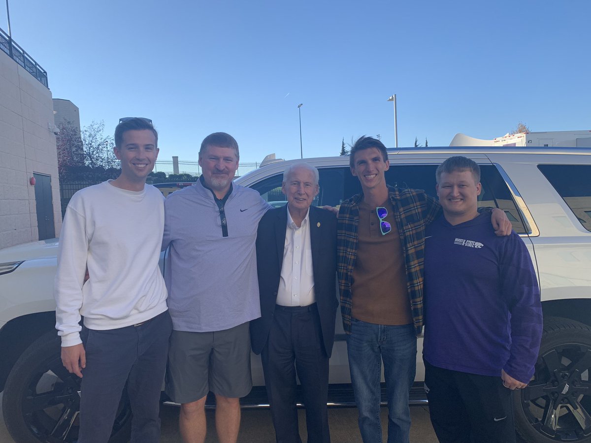 KStateSWAG's tweet photo. Homecoming!  Coach’s former managers coming back to say hey.  2011-2018.  And they got a special hello from their Coach! https://t.co/EUDP1FG3hA