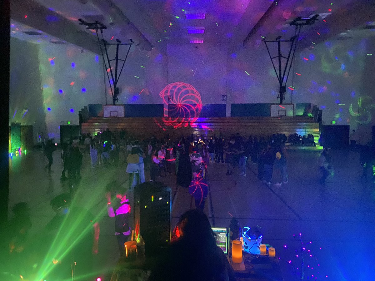 MDoughertyMMS's tweet photo. MMS Fall dance, food and social time! Fun was had by all :) @MorelandSchools https://t.co/XfbqNdrQWt