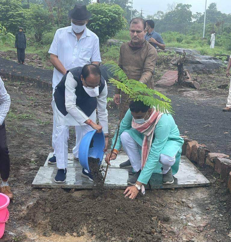 Manishs66023455's tweet photo. मामा जी @ChouhanShivraj में भी आपके साथ पौधा लगाना चाहता हु में कब आऊ 
क्या आप मेरे साथ पौधा लगाएंगे??
@CMMadhyaPradesh https://t.co/V2Jyq4vNZ9