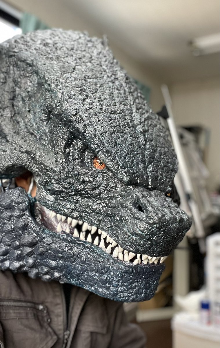 tendousiryuu's tweet photo. ゴジラマスク、ちょいちょい補修制作してたのですが、一回終わりにしたいと思います。
いつか全身を作りたいと思いますん。

自撮りに限界を感じてるのが本音かも…
#ゴジラ　#GODZILLA https://t.co/LpiVhKRr1o