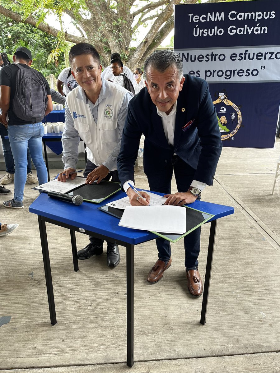 CanacintraVer's tweet photo. El Presidente de nuestra @CanacintraVer celebró firma de convenio con el Instituto Tecnológico de Ursulo Galván, donde ambas partes colaborarán para el desarrollo de proyectos a favor de la región . #canacintra https://t.co/0TG4W9uMaP