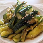 ポリポリ止まらない!簡単「旨味タタキきゅうり」。