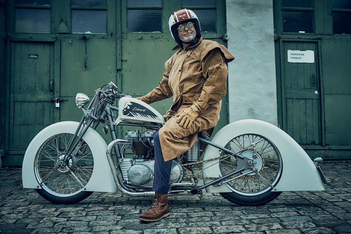 A fifties Triumph with some fender flair. 🌎 Bergen, Norway 📸 Arden Blackdog