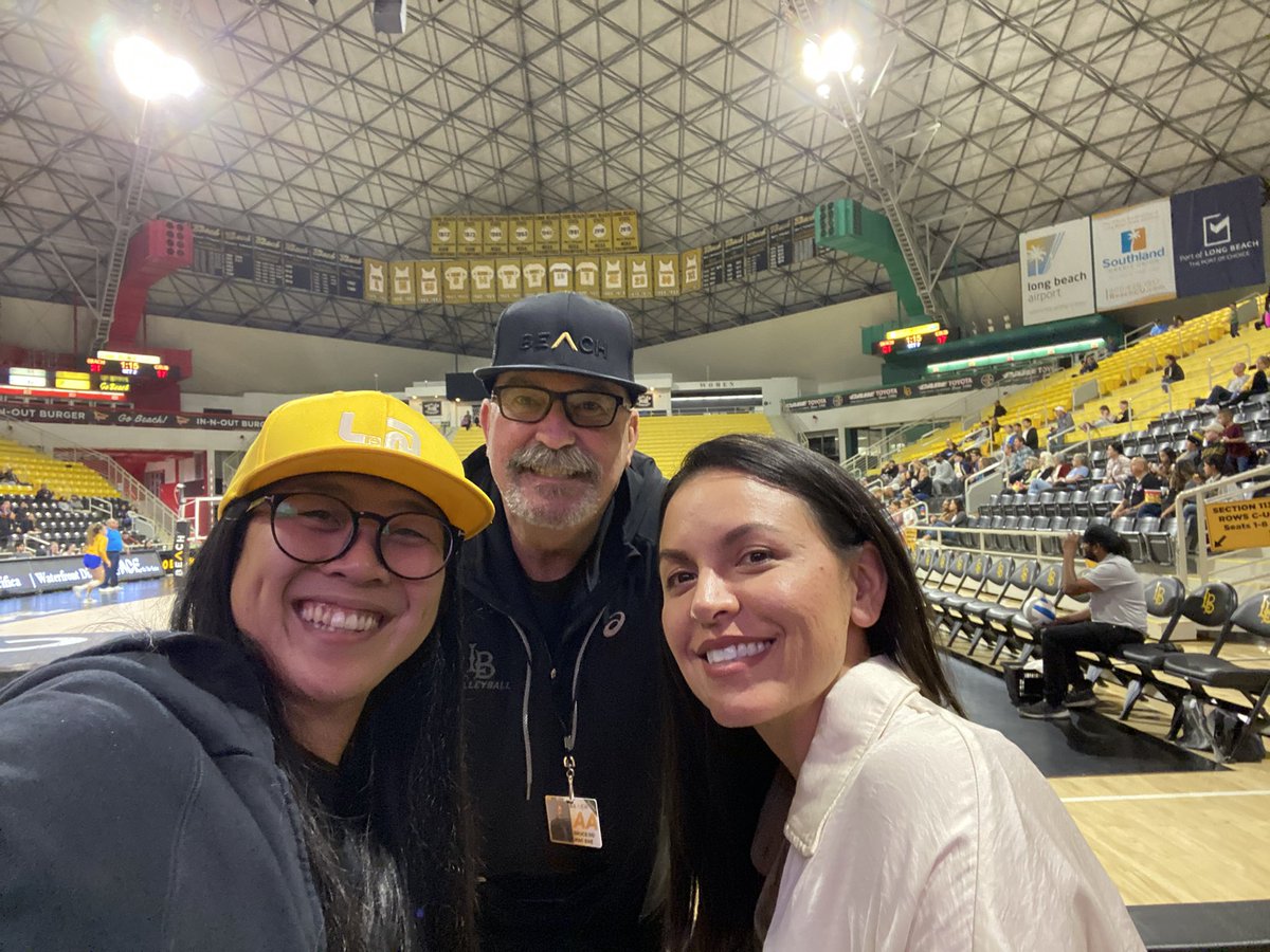 Thanks for this awesome set up for the @CSULB Womens volleyball match. #lbnation #gobeach #investinwomensports