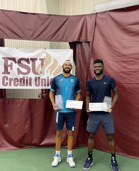 Not_Esportivas's tweet photo. ITF TENNIS!
Parabéns aos duplistas campeões, o ganes Abraham Asaba (🇬🇭) e o de antigua Jody Maginley (🇦🇬) que conquistaram o @worldtennis de M15 de Tallahassee nos Estados Unidos
#ITFWorldTennisTour #ITFTennis #tennis #USTA #TLHopen #Tallahassee #AbrahamAsaba #JodyMaginley https://t.co/ayxqL56atN