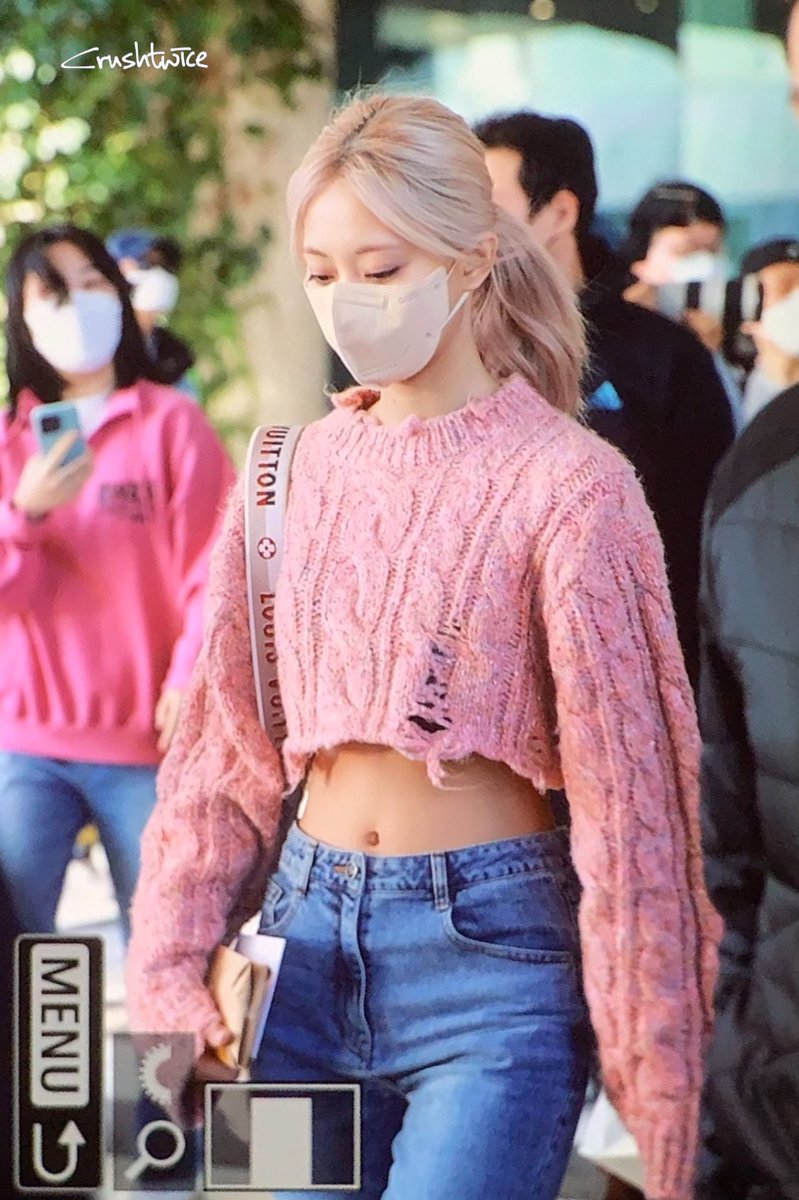 galleryoftzu's tweet photo. chou tzuyu perfect body https://t.co/U1q90uPt8Q