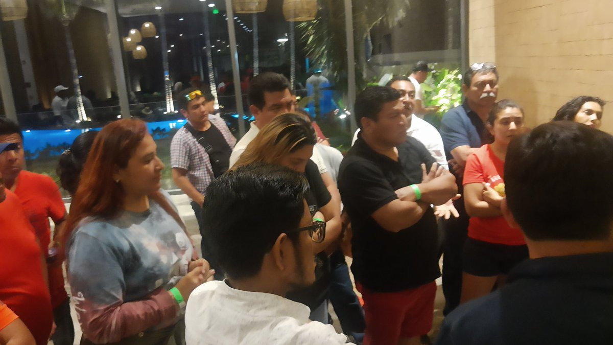 cheycordova's tweet photo. @lopezobrador_ @A_MontielR necesitamos su ayuda.Somos 25 tabasqueños,23 campechanos y 24 oaxaqueños. La empresa contratada x @bienestarmx nos tiene varados en Sinaloa sin hospedaje y sin vuelos. El sur sureste rezagado. Solo queremos regresar a nuestros hogares  #somosBienestar https://t.co/innYpocJxx