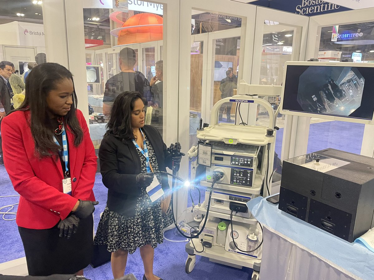 Huge shout out to @drfolamay for leading this resident endoscopy workshop at #ACG2022! This was a major highlight. First time with my hands on a scope but won’t be the last 👠💪🏽🥼