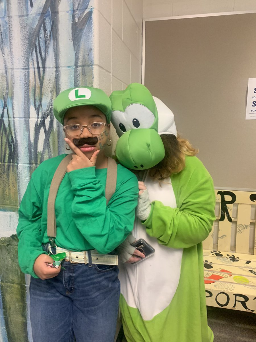 BcrowleyD95's tweet photo. Thank you MSN PTO for a fun Halloween Howl Event! @TJakowitsch #bettertogetherD95 https://t.co/wKDwlVkcb2
