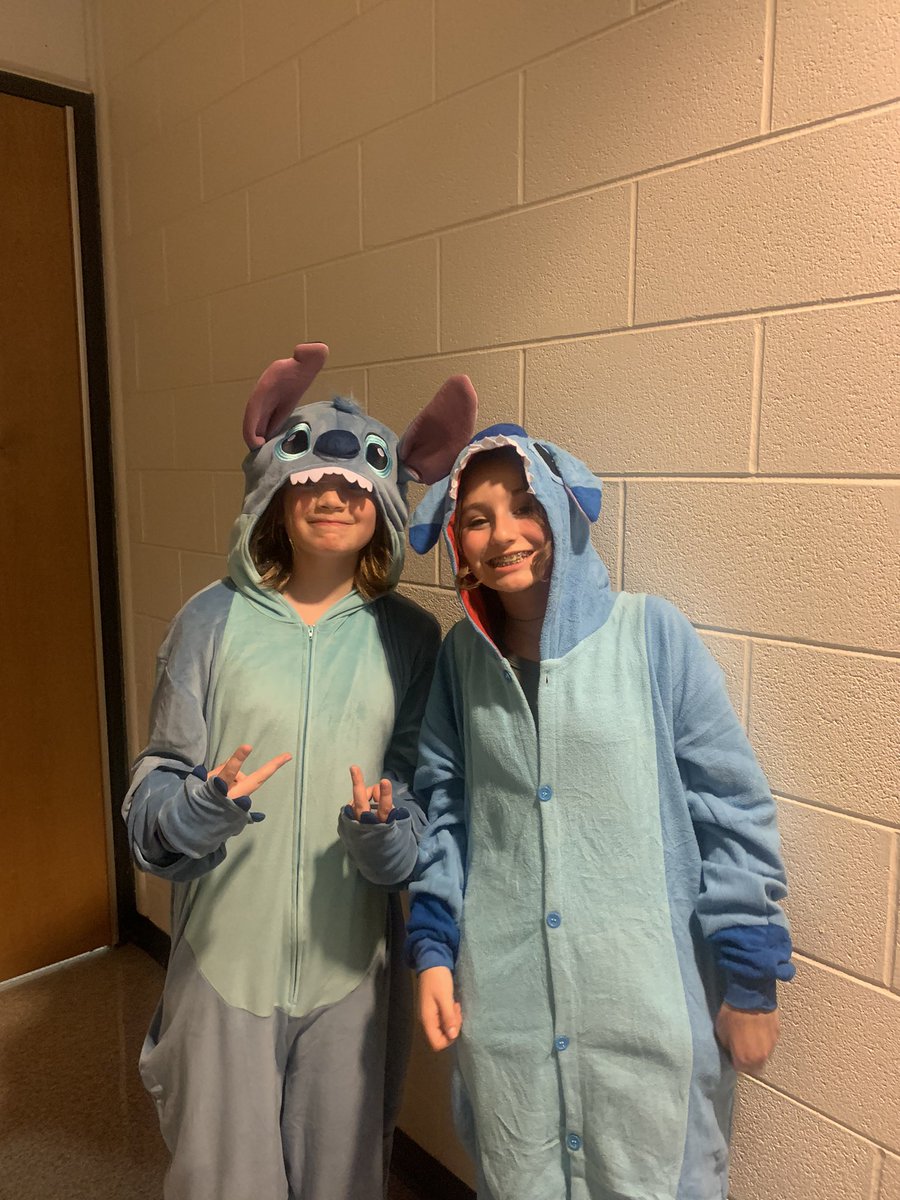 BcrowleyD95's tweet photo. Thank you MSN PTO for a fun Halloween Howl Event! @TJakowitsch #bettertogetherD95 https://t.co/wKDwlVkcb2