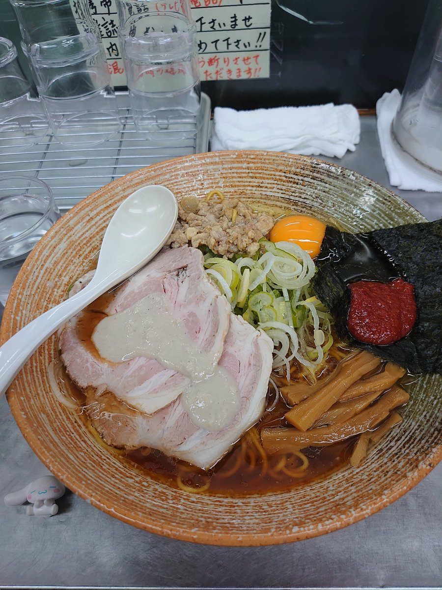 覆麺智ｽﾍﾟｼｬﾙ 俺の中華そば(醤油)
うおー！(ﾟ∀ﾟ) 旨すぎる。昨日と全然違うけど両方旨い。ｽｹﾞｰなぁ🥺 ご馳走様でした🙋🍜