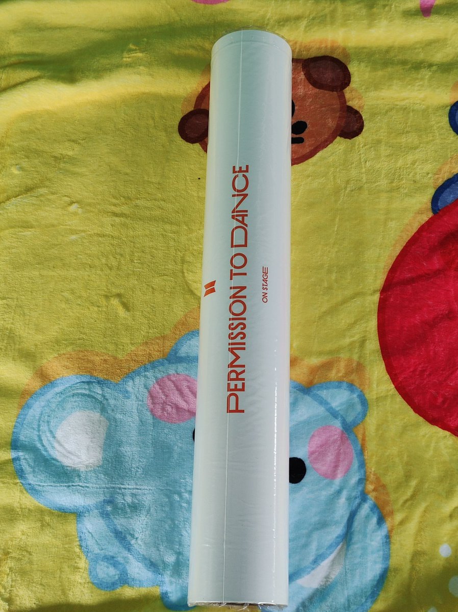 sugastan0830's tweet photo. #MoonSceneryPHOnhandItems
HELP RT🙏

📍 ONHAND 

WTS LFB PH 

✨ PTD ON STAGE - POSTER SET (7 posters w/ tube)

💜 ₱1,650 + LSF

🗓️DOP: OCTOBER 30

💌Comment or DM

Tags: kpop merch bts onhand ptd on stage poster namjoon seokjin yoongi hoseok jimin taehyung jungkook https://t.co/HndwSO84ZX