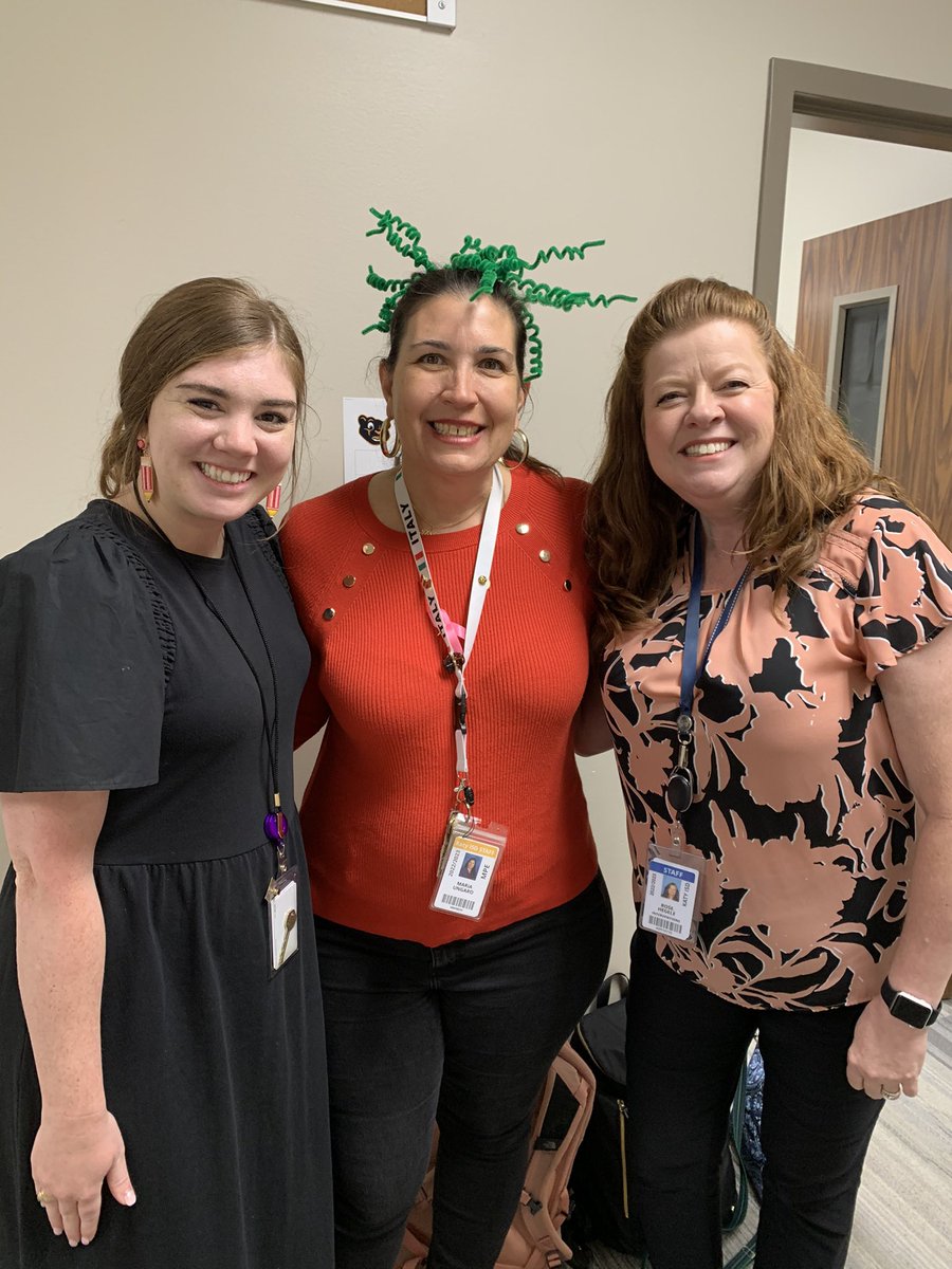 Our MPE 4th Graders loved discussing their inferences with <a href="/r_hegele/">Rose Hegele M.Ed., CALP</a>  and <a href="/LaurCalvert/">Lauren Calvert</a> . So honored to have our  Reading Instructional Officers visit today. <a href="/MPElemSchool/">Memorial Parkway EL</a> <a href="/MariaUngaro9/">Maria  Ungaro</a> #MPEpanthers #ktintervent