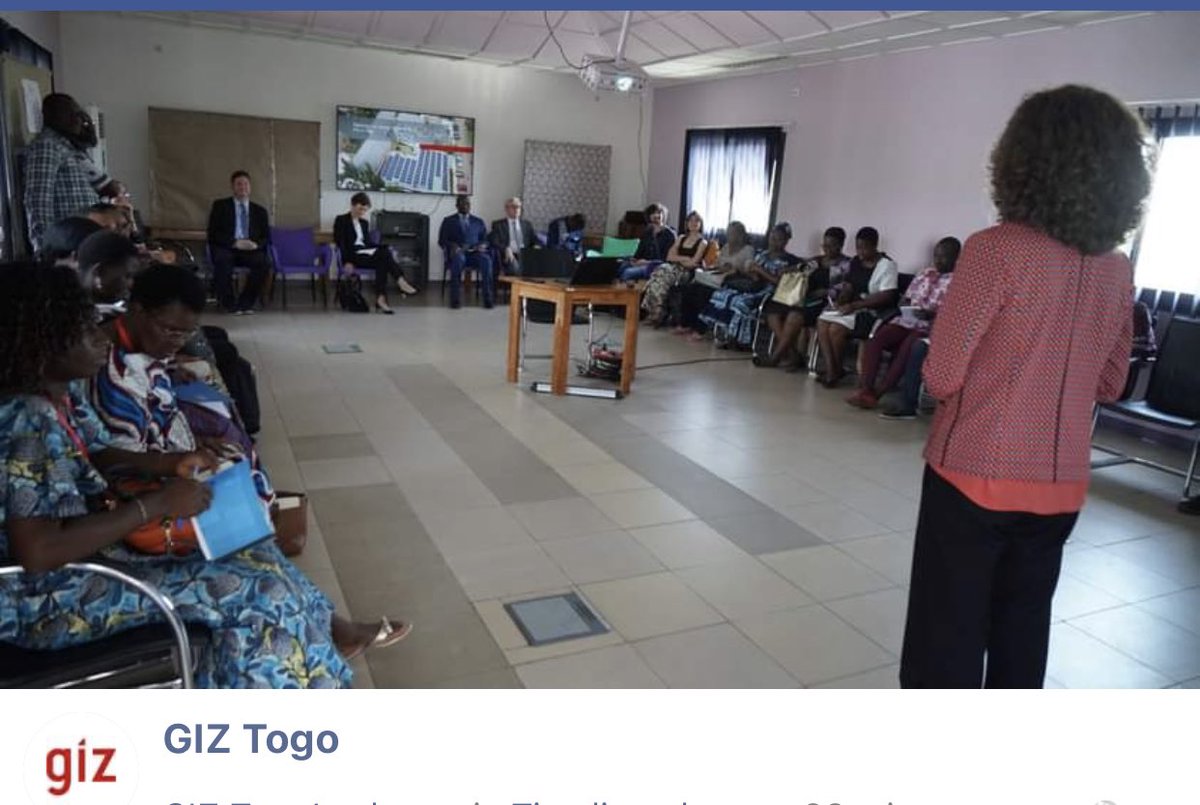 IngeBaumgarten's tweet photo. La 🇪🇺 European #ClimateDiplomacyWeek touche à sa fin! Au #Togo 🇹🇬, c'était l'occasion parfaite pour nous 🇩🇪 de présenter notre travail sur les énergies renouvelables à l'#UE, @GouvTg, aux entrepreneurs, ONG, stagiaires fem tech&médias.
#ActionClimat #solarenergy #GIZ #ProEnergie https://t.co/kVfLZJ0qSU