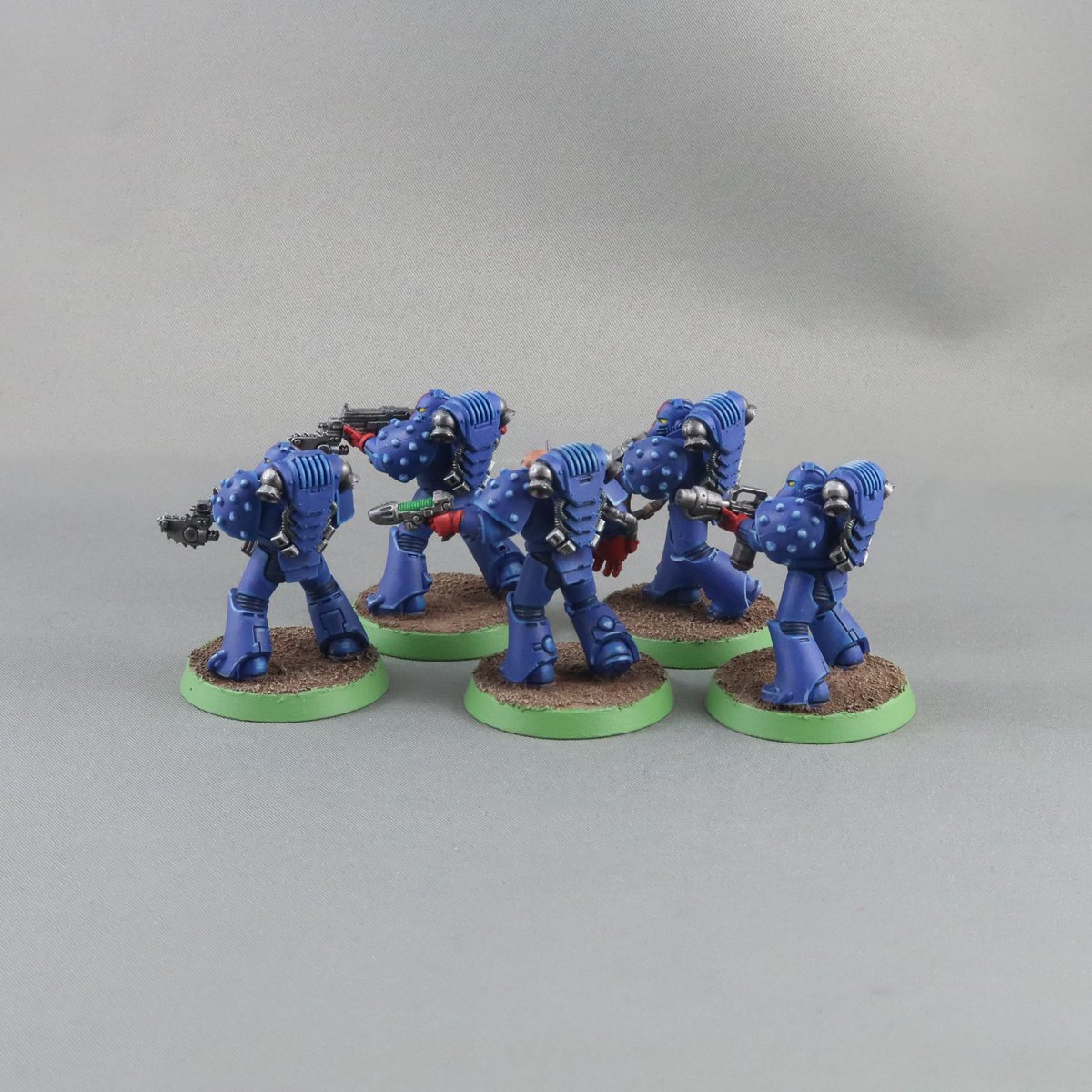 mors_d's tweet photo. Only a combat squad of #CrimsonFistd this time, but there is another ready to go. A bit late for #35YearsOf40K, but a much more "classic" paint scheme and heraldry to my usual.
#PaintingWarhammer #WH40K https://t.co/rOxTcyi712