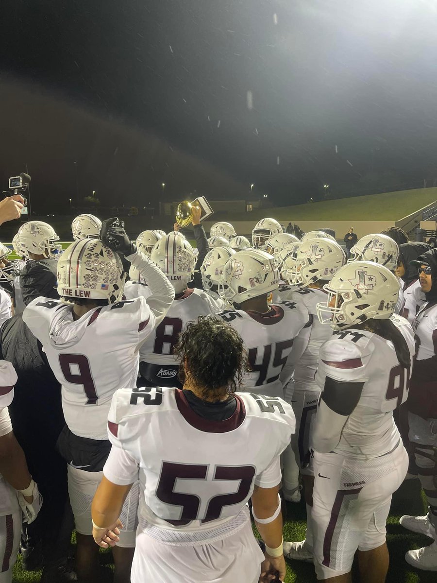 It’s been 21 years since the Farmers have won this Trophy! 

Lewisville Fighting Farmers are the District 6-6A Champions! Go Farmers!  #FarmerPride