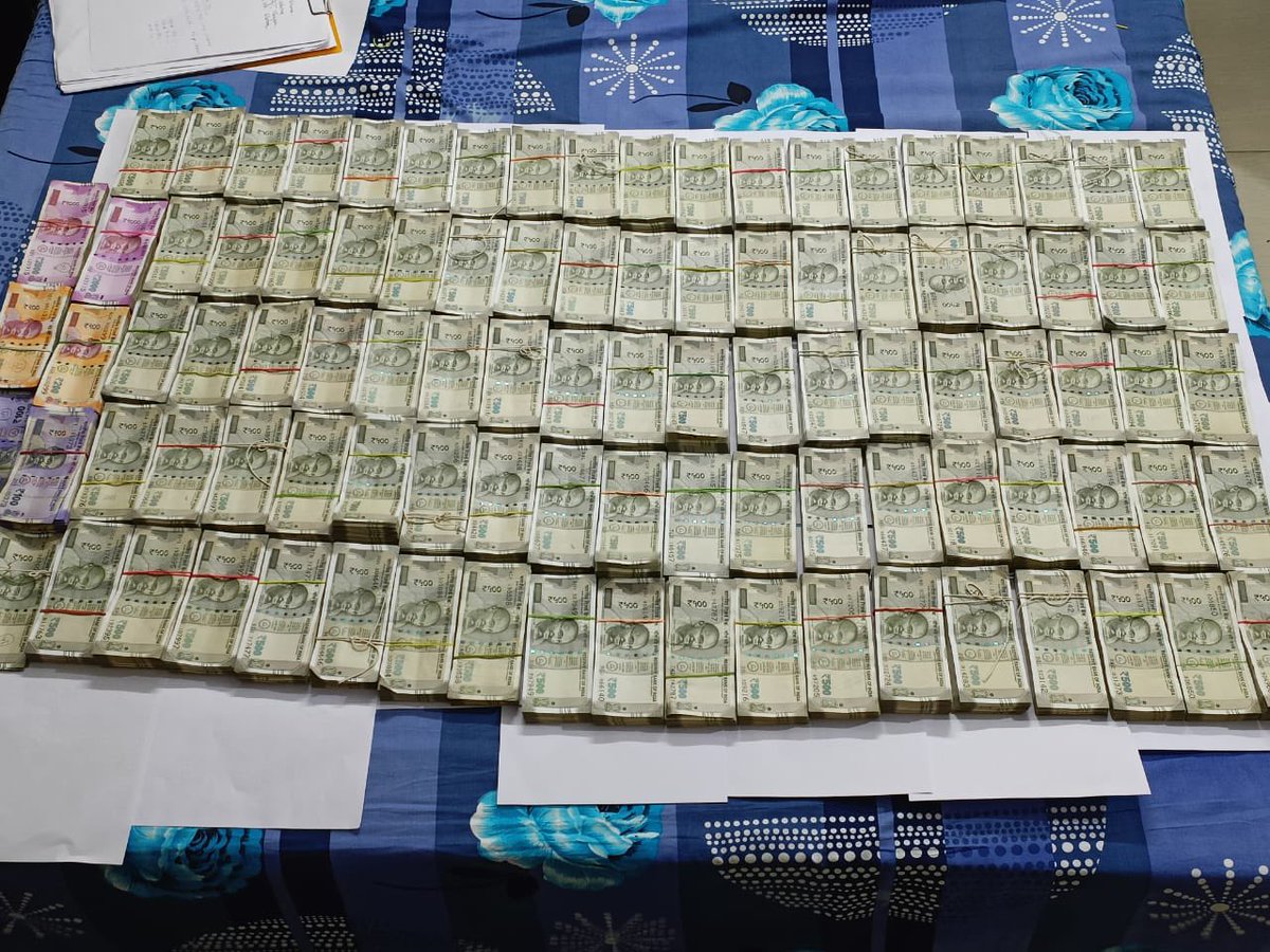 Further to trap & arrest of Sri KK Sharma last evening, search by @DIR_VAC_ASSAM at his residential premise has led to recovery of unaccounted cash INR 49 Lacs 24 thousand 700. The same is being seized and lawful action taken. @assampolice @CMOfficeAssam
