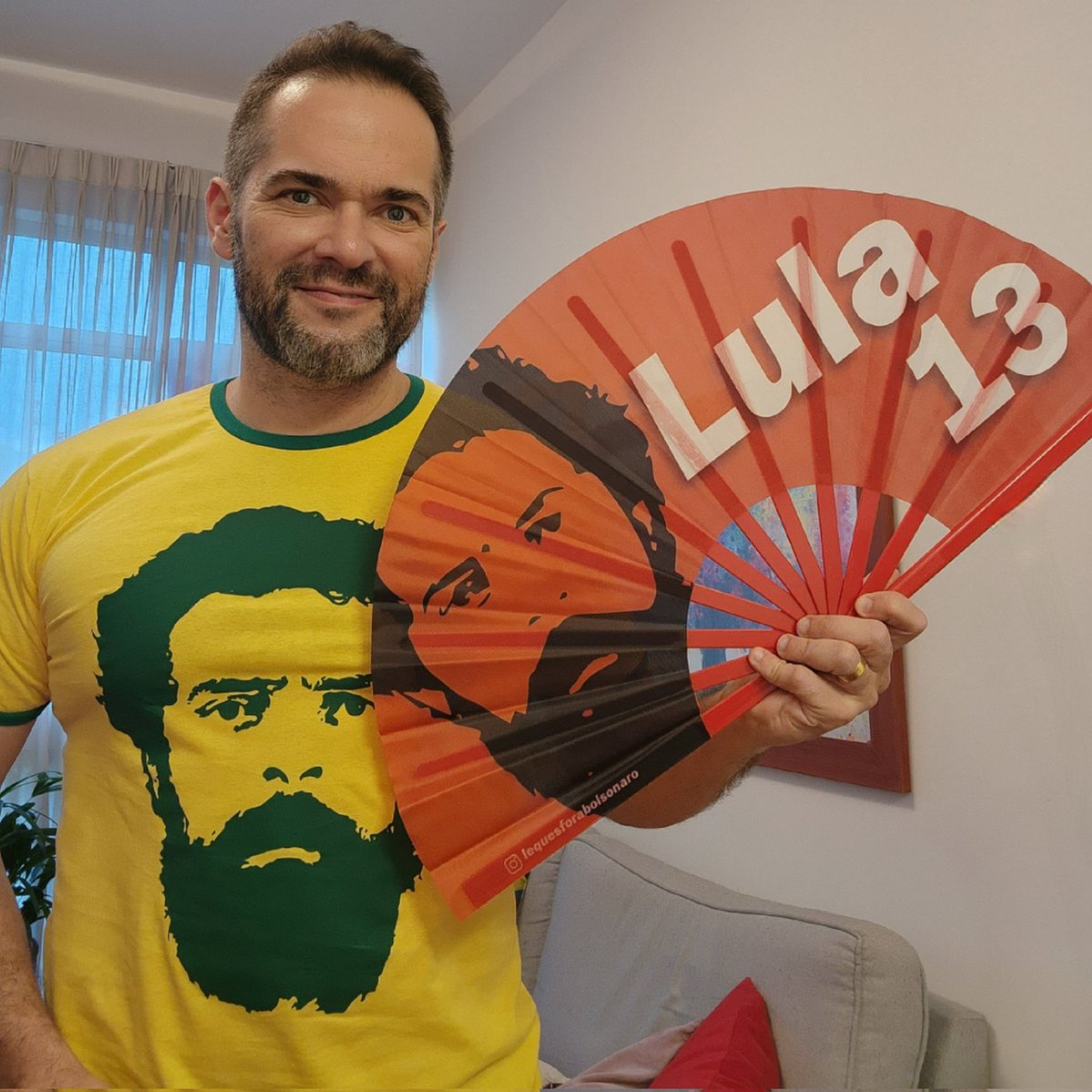 marcoscabralres's tweet photo. Lula lá! Dia 30 é 13! 1️⃣3️⃣✅️
#LequeLula #LequeLula13 #LulaLa #LulaNaGlobo #Lula13 https://t.co/WPrmRHNJhB