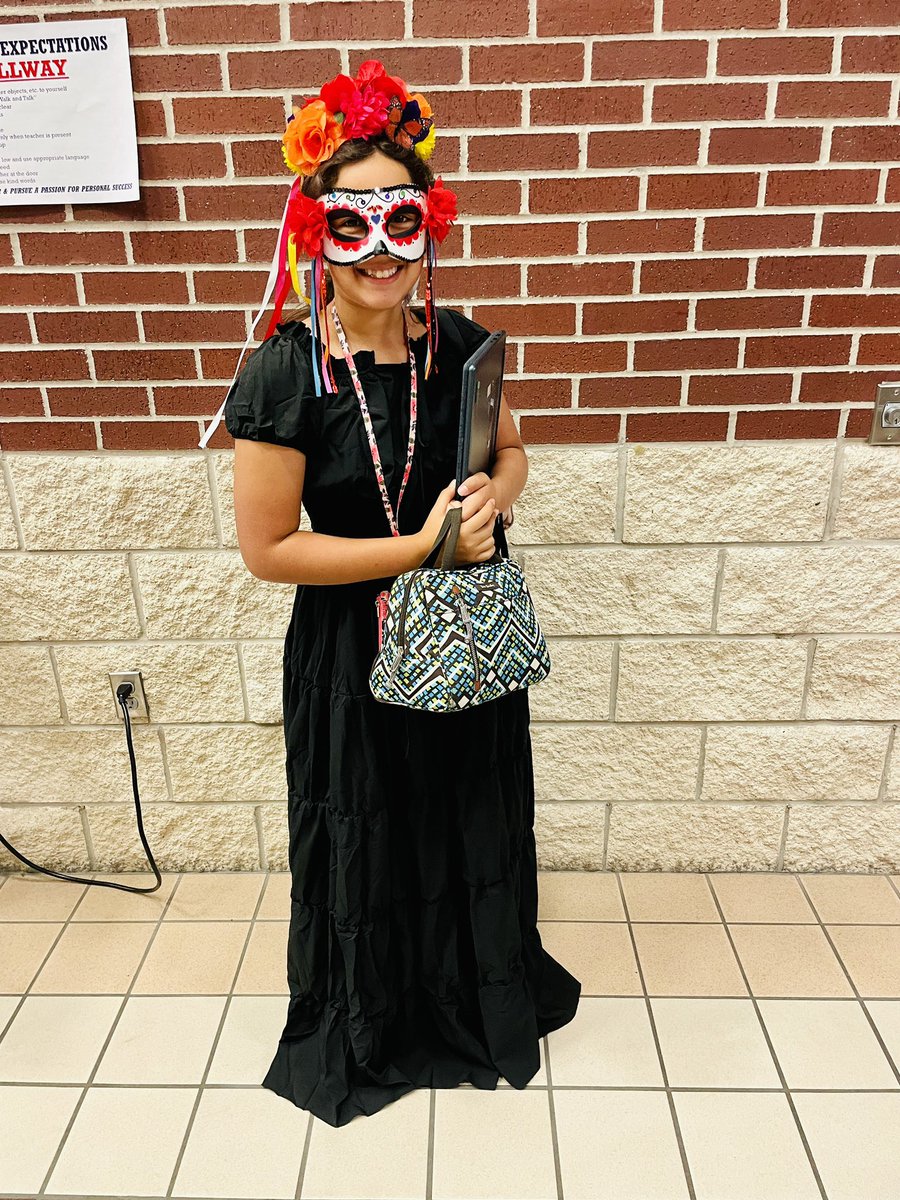 BerryMiller_JH's tweet photo. #SayBooToDrugs was so much fun! Lots of Bobcats participated in this great #RedRibbonWeek2022 tradition! ❤️💙🐾🎃 #AlwaysGrowing #WeArePearlandISD https://t.co/XWsbWhnl3s