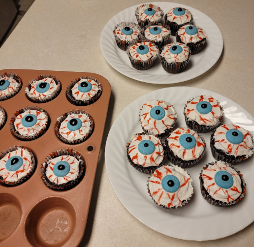 Sarah has made another Halloween treat. Bloodshot eyeball cupcakes. 

#allstartrek  #HalloweenTreats