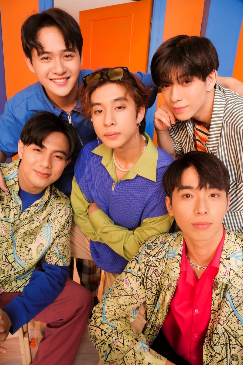 #BGYO | BE:US [Album Concept Teaser] 🗝🚪
Door 1: Tumitigil ang Mundo 

"Be Us" (Album) &amp; "PNGNP" (Key Track &amp; Music Video)
🗓️11.03.22 (6PM PHT)

Pre-save here: 
🔗bgyo.bfan.link/BeUs

#BGYO_BeUs #BGYO_PNGNP 
<a href="/BGYO_members/">BGYO_MEMBERS</a>