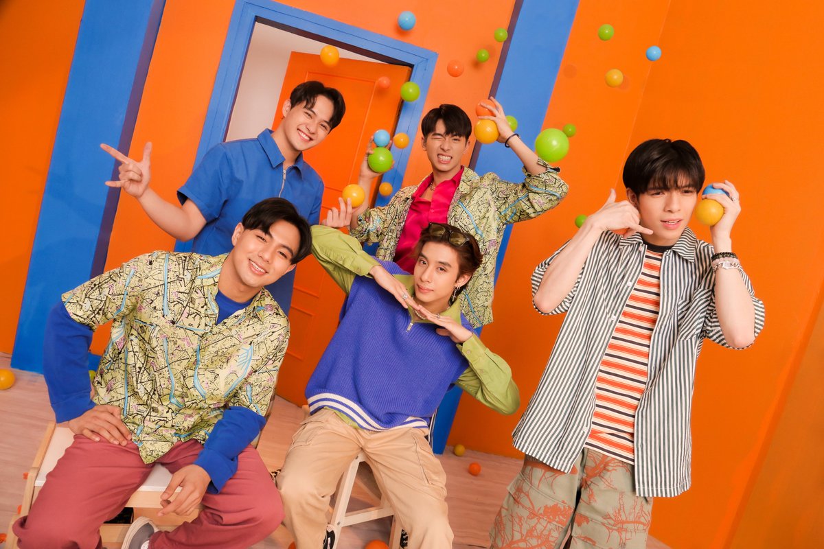bgyo_ph's tweet photo. #BGYO | BE:US [Album Concept Teaser] 🗝🚪
Door 1: Tumitigil ang Mundo 

"Be Us" (Album) &amp; "PNGNP" (Key Track &amp; Music Video)
🗓️11.03.22 (6PM PHT)

Pre-save here: 
🔗https://t.co/FmqNN4BF4Y

#BGYO_BeUs #BGYO_PNGNP 
@BGYO_members https://t.co/P9MM1DnLWH