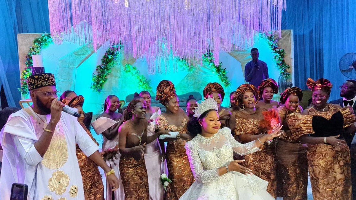 EventsbyPearls's tweet photo. E N E R G Y 💯
G I N J A H 💯
V I B E S 💯
A M B I E N C E 💯
DJ 💯💯💯
BRIDAL PARTY 💯💯
No event like EventsByPearls's party 🥳🥳🥳
We go hard 🔥🔥🔥
No dull moment with us, we come prepared 💫💫💫💫
#bold22
Coordination: @sixfourevents
Planning: @eventsbypearls https://t.co/MhTv36NETB