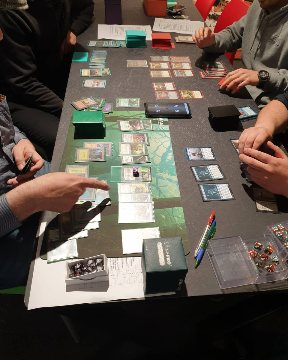 bea_dnd's tweet photo. #CommanderLeague
The cards are in play, the counters are growing... squirrels to the left of us, squirrels to the right....
#BeaDnDGames #MagicTheGathering https://t.co/dGE4paMyHh