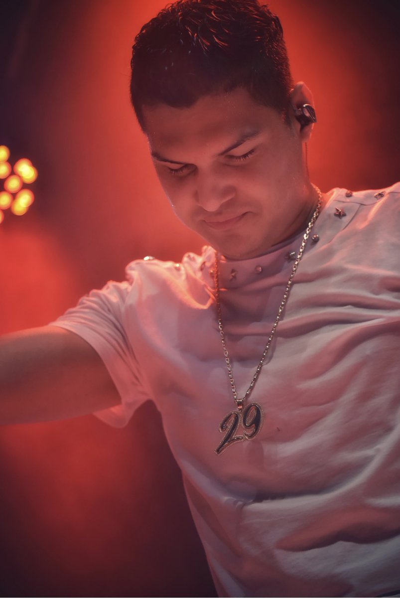 Y llegó nuevamente el 29, día bonito que me llena de entusiasmo… A Dios gracias por permitirme llegar a un año más de vida! Te adoro mi viejo lindo, gracias!