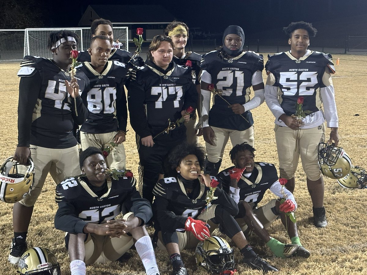 CoachDRothwell's tweet photo. I’ll miss these guys couldn’t have asked for a better group of seniors https://t.co/fCncB2nH1D