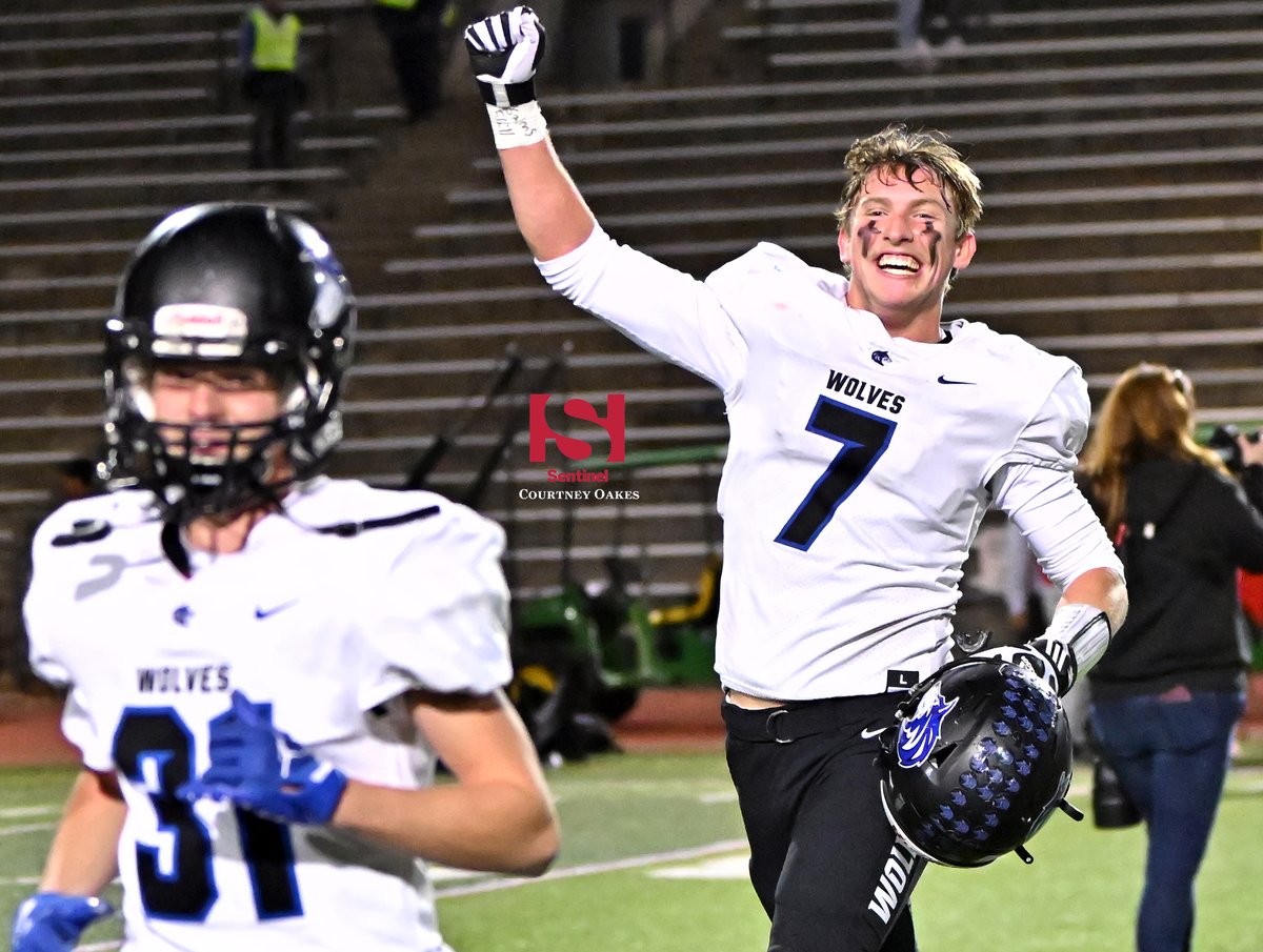 Football: Grandview stays in the moment, then relishes it in the end as it toppled top-ranked Cherry Creek 24-21 in epic regular season finale - bit.ly/3fbRCOM <a href="/GHSWolvesFB/">Grandview Wolves Football</a> <a href="/Grandview_HS/">GrandviewHS</a> <a href="/CHSAA/">CHSAA</a> <a href="/SentinelColo/">Sentinel Colorado</a> #copreps #sentinelpreps #aurora