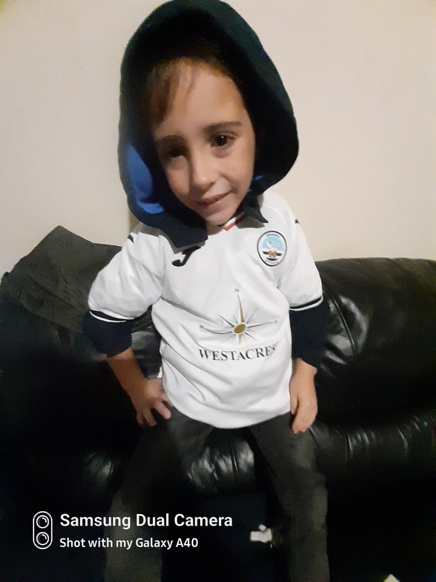 DAlldrick's tweet photo. Bristol away in his new kit 🦢⚽️ https://t.co/nXj9w3nviR