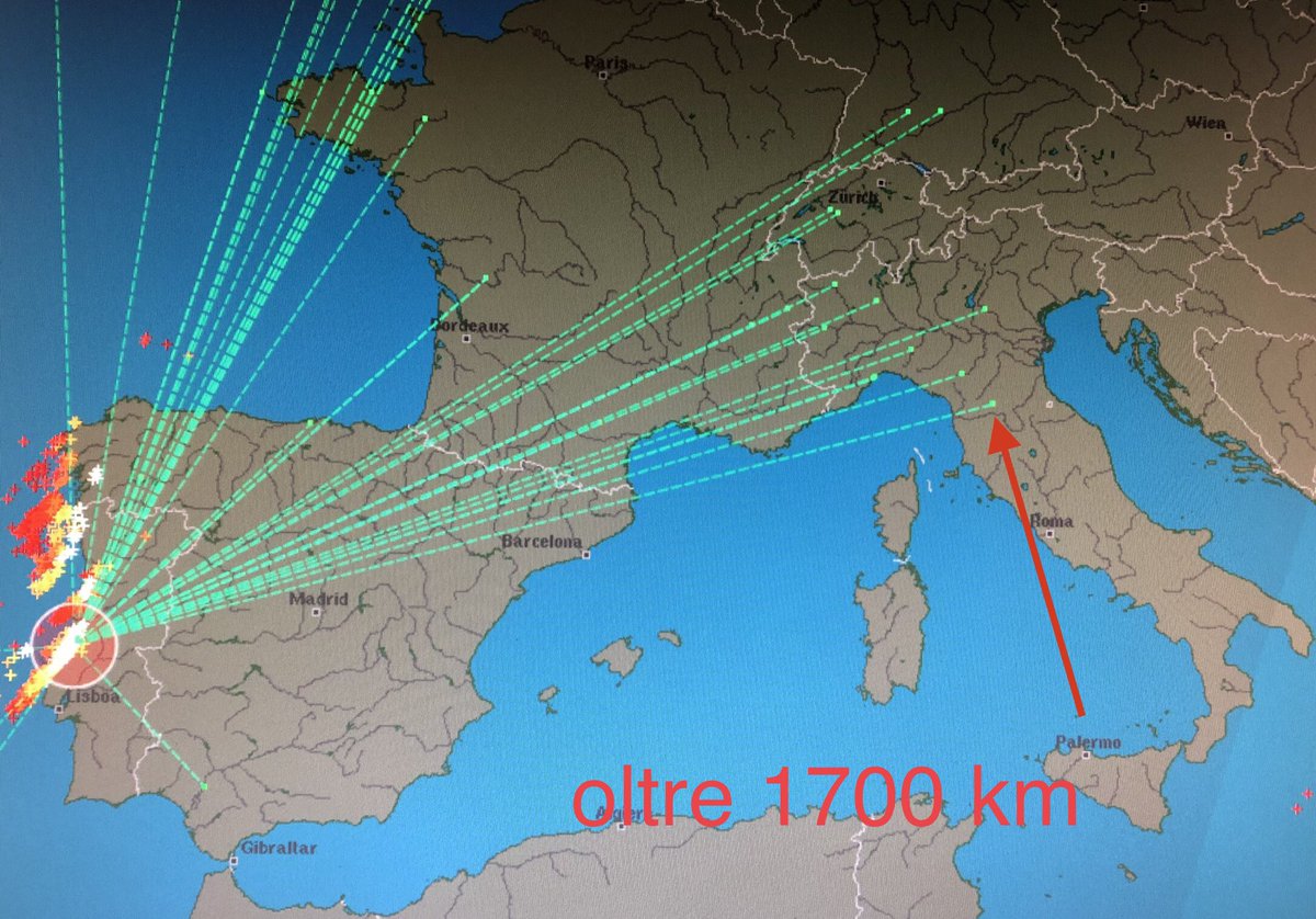 vbmeteo's tweet photo. Il fronte temporalesco attualmente in Portogallo (ma che non arriverà in Italia) è ricevuto è localizzato dal sistema di #valbisenziometeo da ben oltre 1700 km di distanza ! #blitzortung https://t.co/6X67e1omeZ