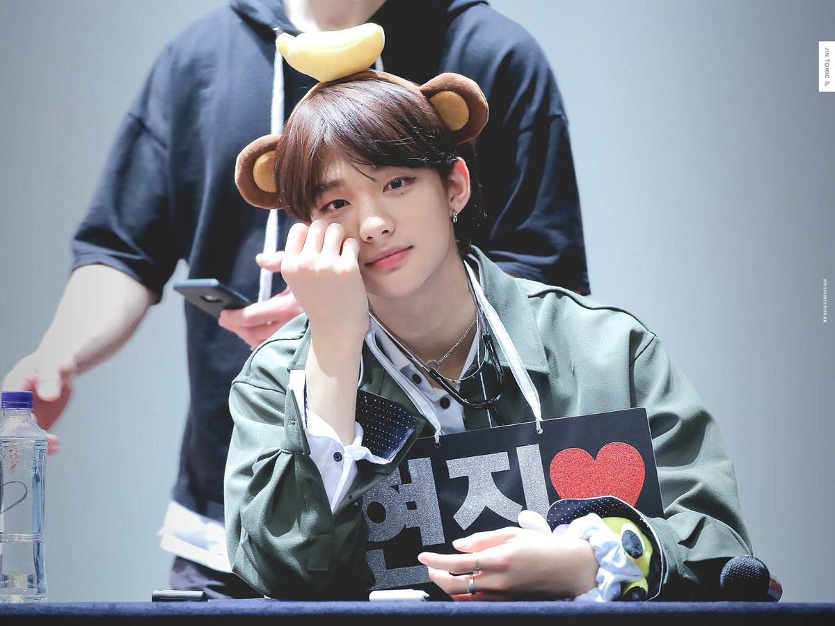byeorakdb's tweet photo. 아이라인 진짜 욲김.. https://t.co/hOkIc1d1Xj