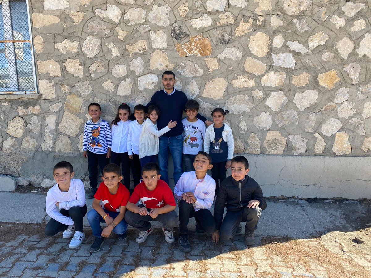 ' #Cumhuriyetözgürlüktür 'Pano çalışması ve bayrama çoşkuyla hazırlanan ilkokul öğrencilerimiz ❤️🇹🇷

<a href="/Erzurum_Mem/">Erzurum İl Millî Eğitim Müdürlüğü</a>
<a href="/skaygusuz/">Salih Kaygusuz</a>
<a href="/Karayazimem/">Karayazı İlçe MEM</a>
<a href="/muhliscicek25/">Muhlis Çiçek</a>