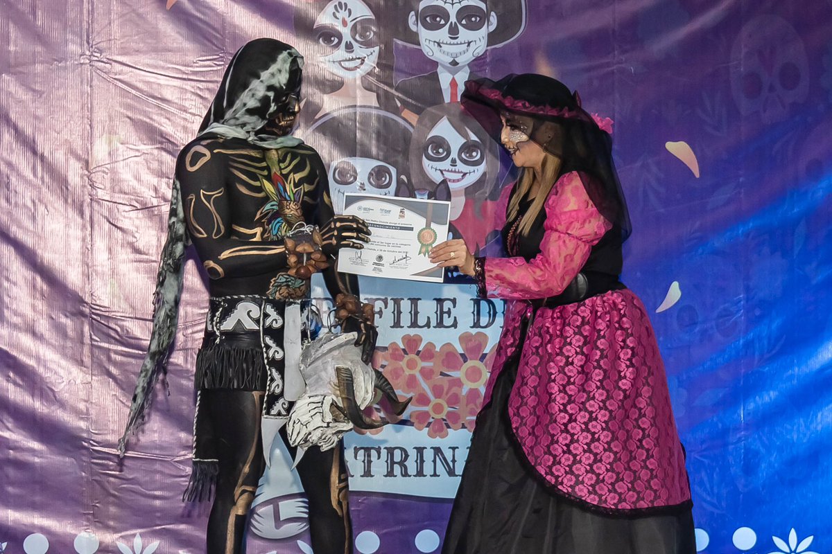 #AsÍSeVivió el concurso de Catrinas donde cada participante sorprendió al público con increíbles trajes.💀

🪧 Sigue participando de las actividades que tenemos para ti y tu familia.

¡En Cholula las tradiciones se viven!