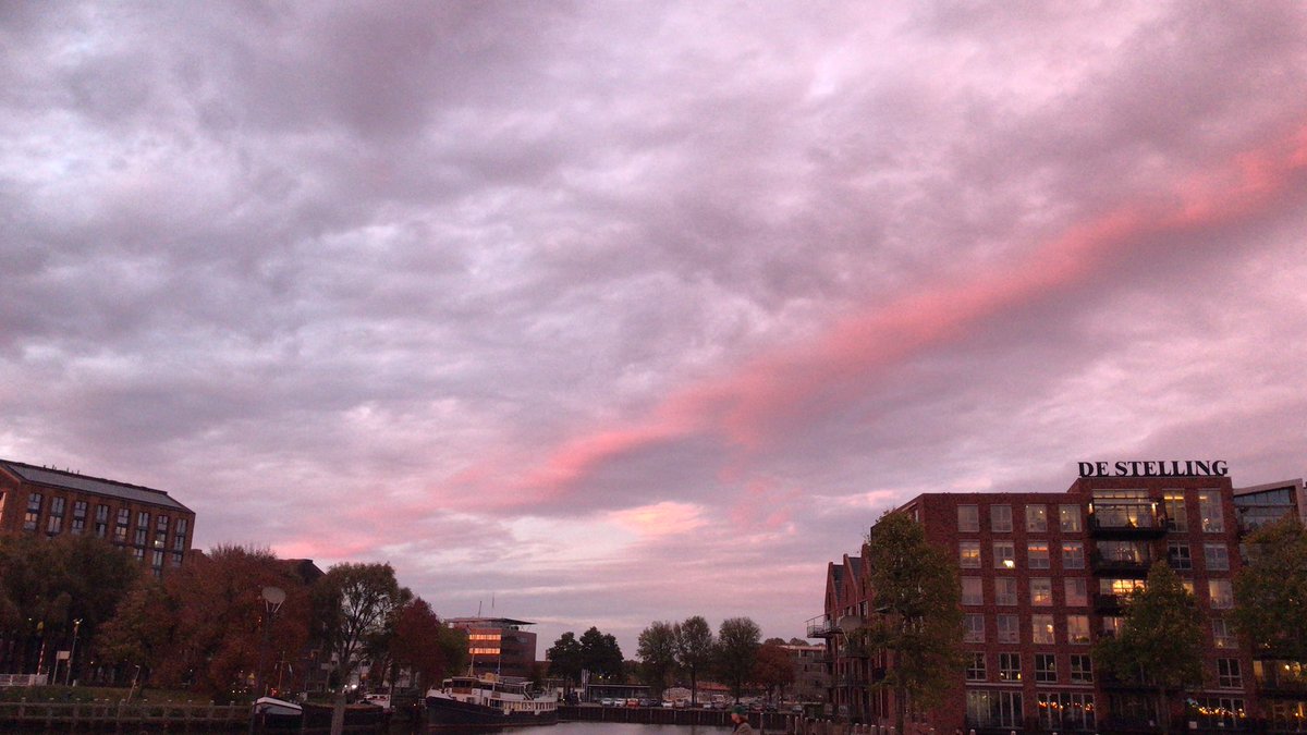 <a href="/AndriesHeidema/">Andries Heidema</a> <a href="/Gemeente_Zwolle/">Gemeente Zwolle</a> <a href="/phsnijders/">Peter Snijders</a> @DorritDeJong <a href="/michielwill/">Michiel van Willigen</a> <a href="/PaulGuldemond/">Paul Guldemond</a> <a href="/SpaansZwolle/">Arjan Spaans</a> <a href="/DickEmmer/">Dick Emmer</a> <a href="/ANNO_Zwolle/">ANNO, Museum in de Maak</a> Via ambtsbezoek #Zwolle  een mooie kijk in de politieke keuken gekregen: hoe werken raad, college en ambtelijk apparaat samen, hoe betrek je de samenleving?  Dank <a href="/LiselotteBredie/">Liselotte Bredie</a> <a href="/phsnijders/">Peter Snijders</a> <a href="/AnnemeevdK/">Annemee van de Klundert-Schoenmacker</a> <a href="/JanNabers/">Jan Nabers</a> en collega’s! <a href="/ANNO_Zwolle/">ANNO, Museum in de Maak</a> bood gastvrijheid, tegen t avondrood