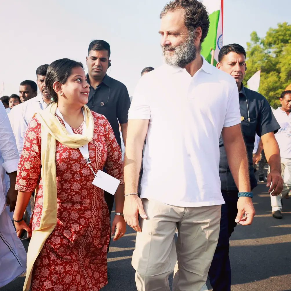 DwivediSurbhi's tweet photo. Once you meet @RahulGandhi , there is no going back. He is the hope &amp; future of India. 

My leader yesterday, today, tomorrow &amp; forever 🌟 https://t.co/srqvmH1Qn0