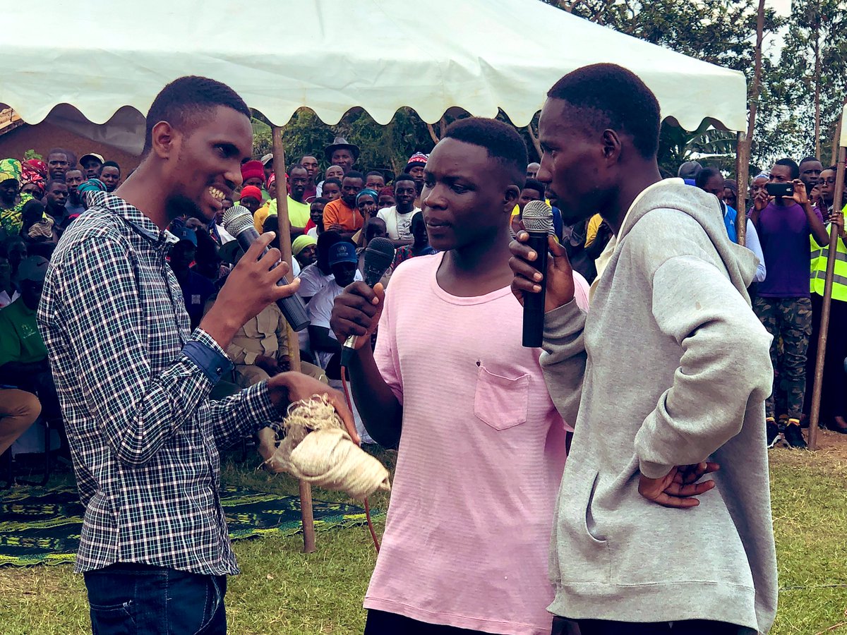DUSAF12's tweet photo. Umuhango wasoje, Urubyiruko rwibumbiye muri #DUSAF rwaturutse muri @UR_Huye Rutambutsa ubutumwa kubyiza nakamaro ko gutera ibiti bivangwa n'imyaka. @Taskforce_UR @UrsuHuye @A_sebutege @HuyeDistrict https://t.co/RqS21PT4ic