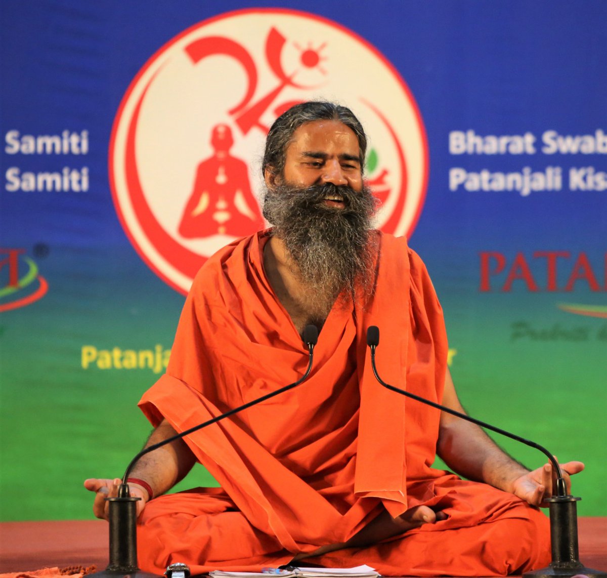 PypAcharyakulam's tweet photo. जो भी जीवन में अशुभ है उन सब के मुक्त होने के लिए एक ही मार्ग है योग मार्ग,इस योग मार्ग को ही योग पथ,ऋषि पथ,देव पथ कहते हैं। https://t.co/UbFjEURHUI