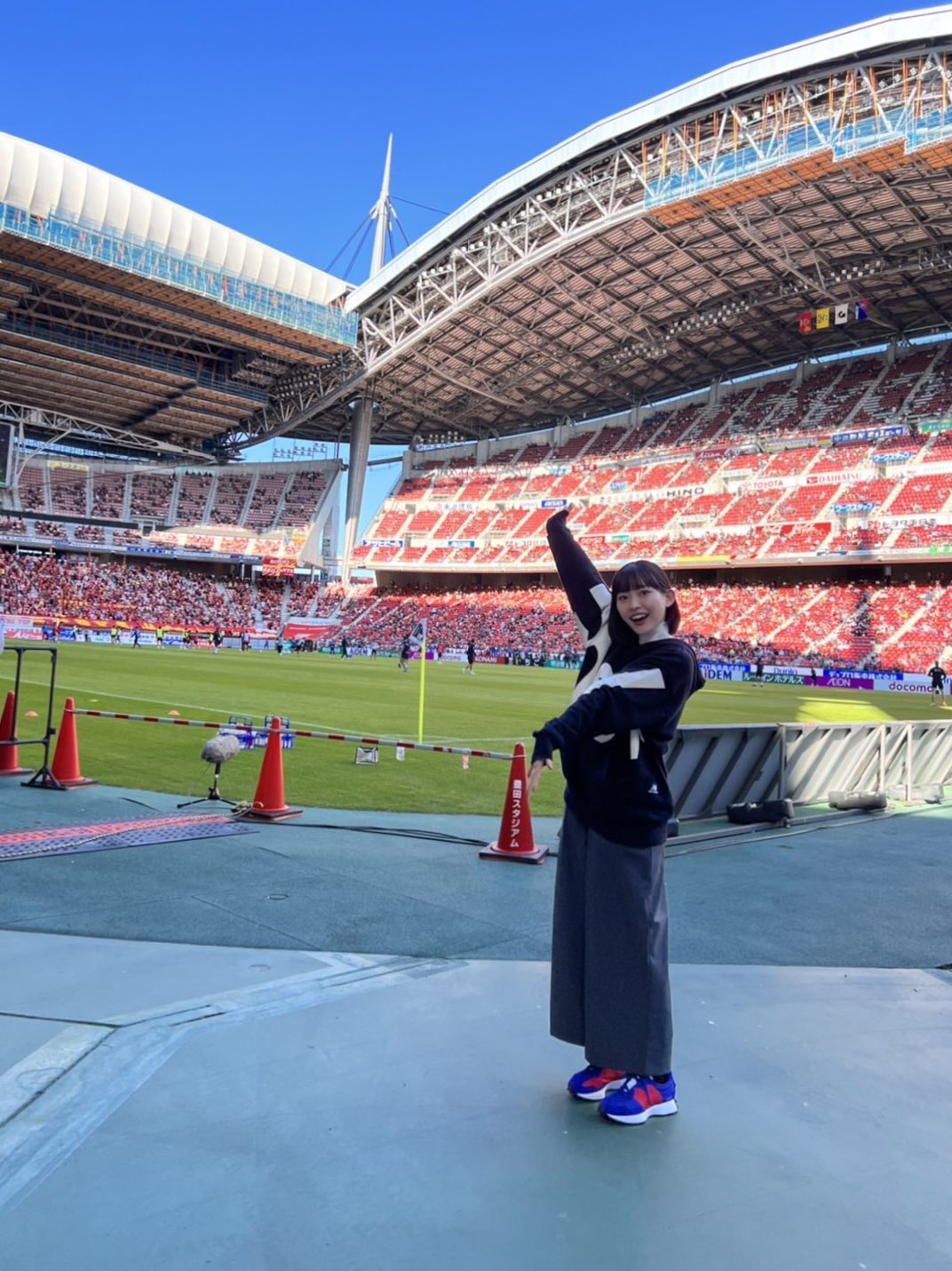 高崎かなみ Kanami Takasaki 初めての豊田スタジアム 試合は負けちゃったけど 天気も良くてスタジアムも綺麗で気持ちよかったです 帰りの新幹線はちらっと見たら隣の方がfc東京のサポーターの方だ Fc東京 Fctokyo T Co Ezhcgceft4