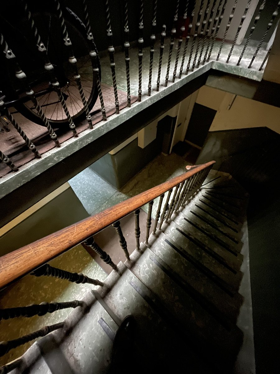 Shadows and dark peculiars. Gorgie.