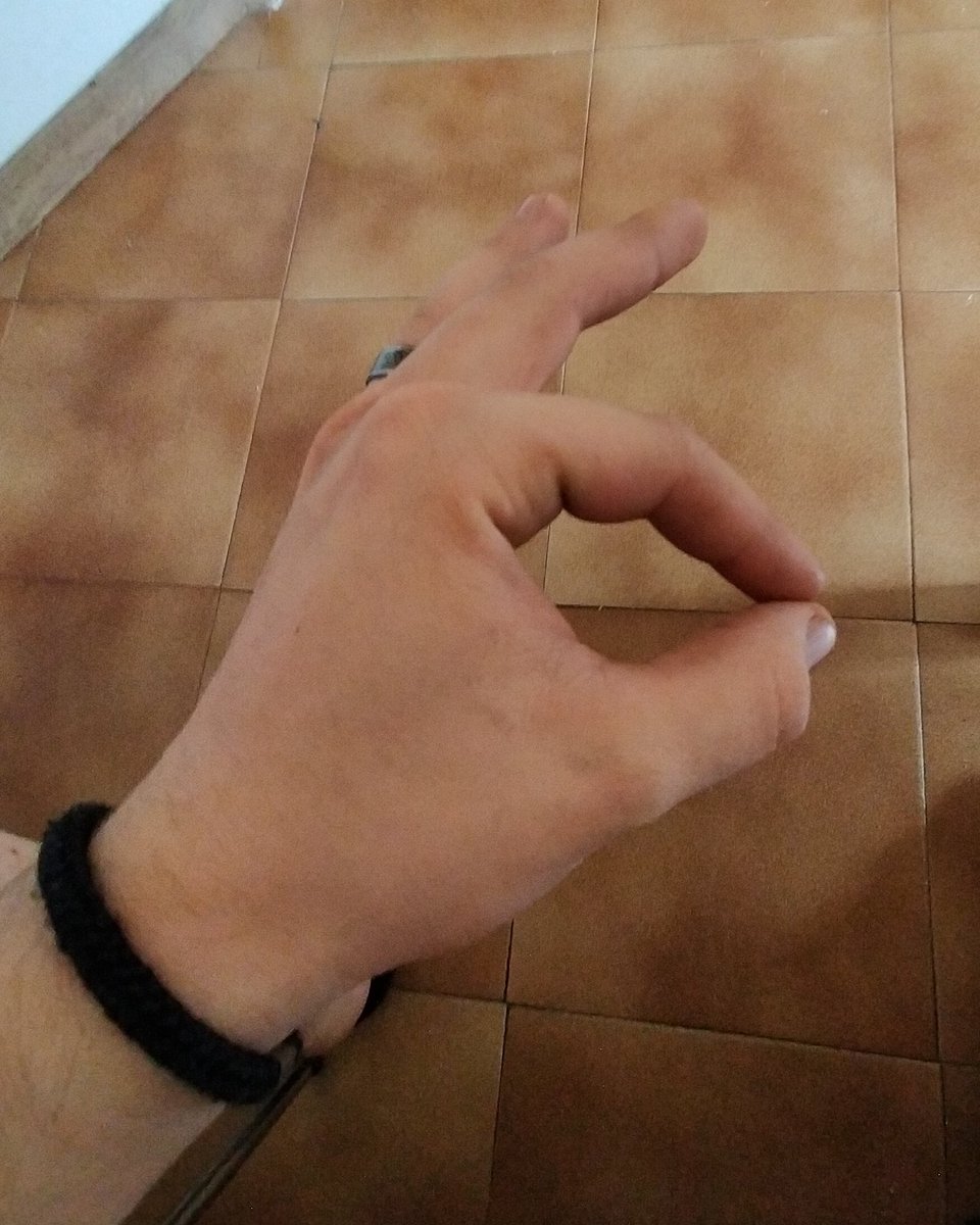AxNikalex's tweet photo. @toniMFS97 Eso me pasa 😩 https://t.co/ATJ5eZfn0U