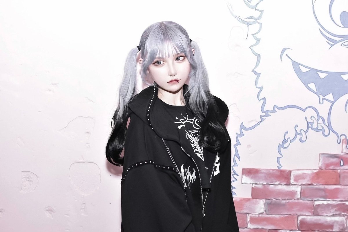 mksk_417's tweet photo. white silver❄️
　　dark gray♠️
　　　gradation❄️♠️ https://t.co/7ICB1wbWvo